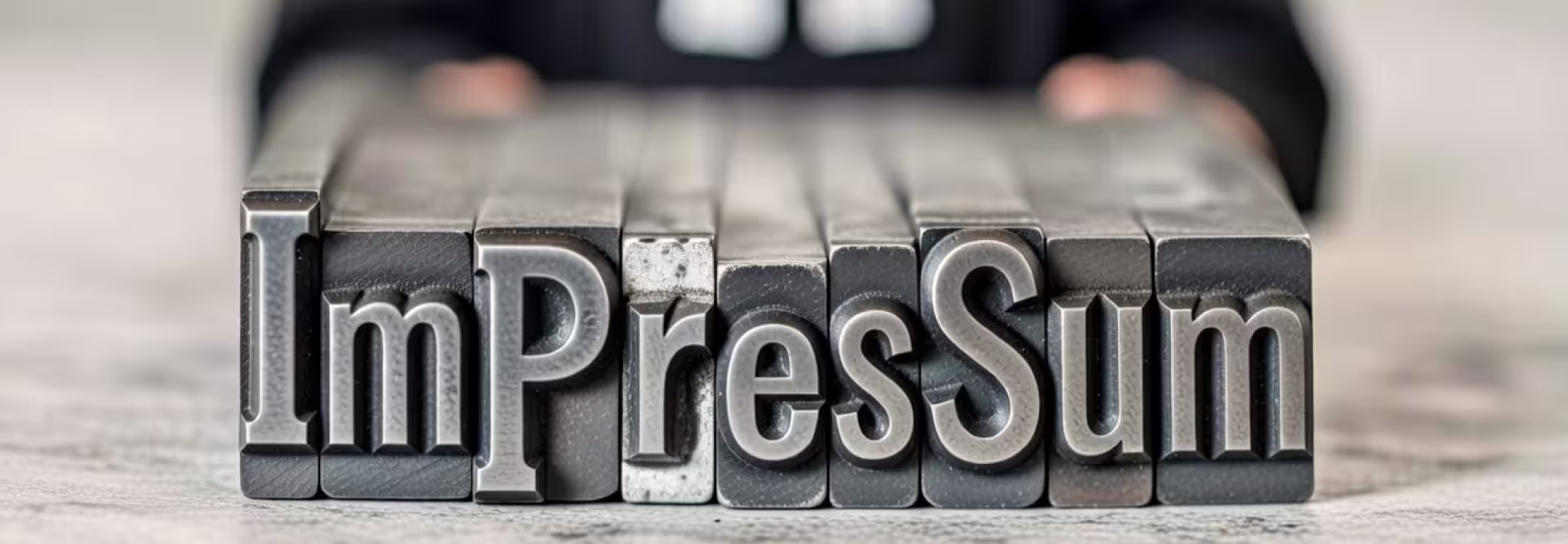 Impressum in Druckbuchstaben von der Schreibmaschine für sextreffen-ohne-abo.com